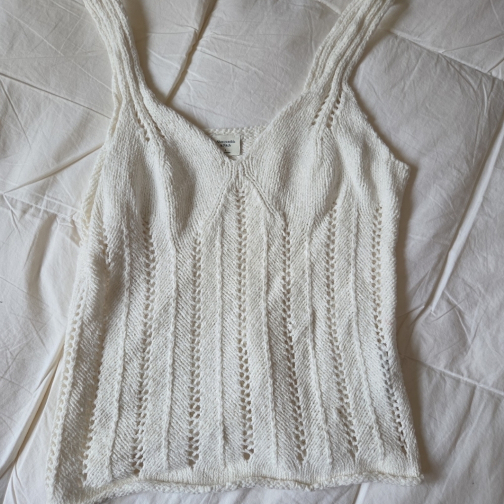 Elegant White Knit Women's Top